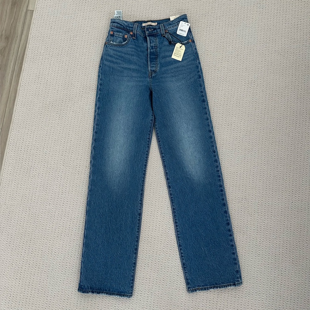 NWT Levi’s jeans - Picture 2 of 3